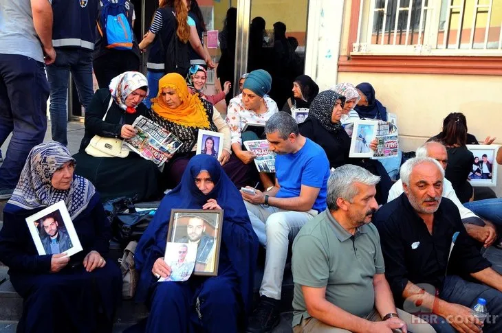 Sanatçılardan Diyarbakır'da nöbet tutan annelere destek