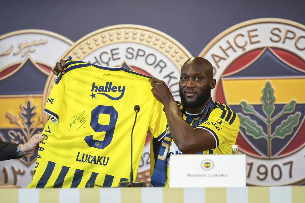 ismail-kartaldan-taraftara-galibiyet-sozu-lukaku-ve-ederson-kadroda-mi-1786989513422.jpg İsmail Kartal’dan taraftara galibiyet sözü! Lukaku ve Ederson kadroda mı? - 2