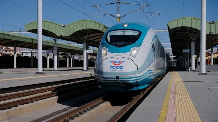 İstanbul-Antalya hattına yüksek hızlı tren! Mesafe 4 saat 45 dakikaya düşecek