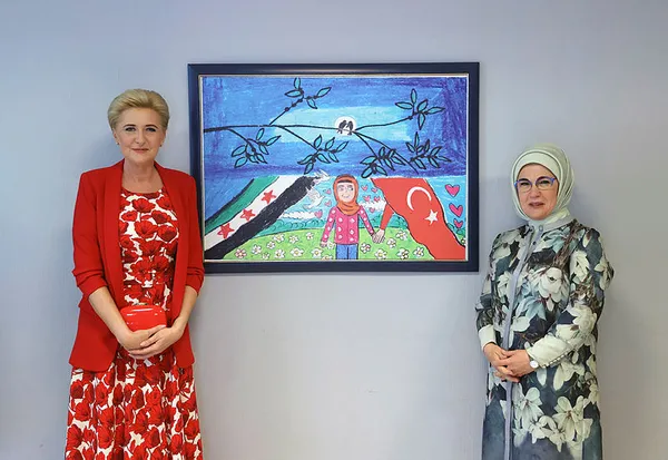 Emine Erdoğan Polonya Cumhurbaşkanı Duda'nın eşi Agata Kornhauser ile PIKTES Ofisi'ni ziyaret etti - 4