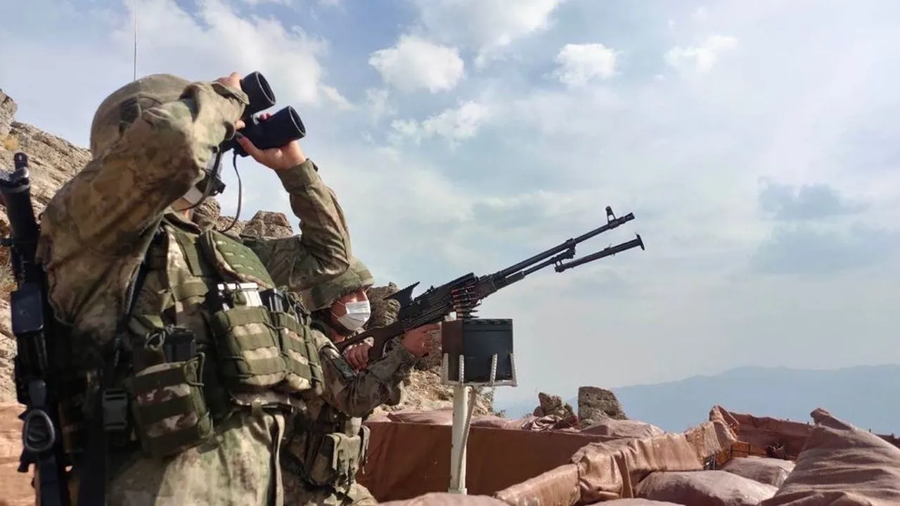 Son dakika: Hudut kartalları geçit vermiyor! Yunanistan'a geçmeye çalışan 3 DHKPC mensubu yakalandı