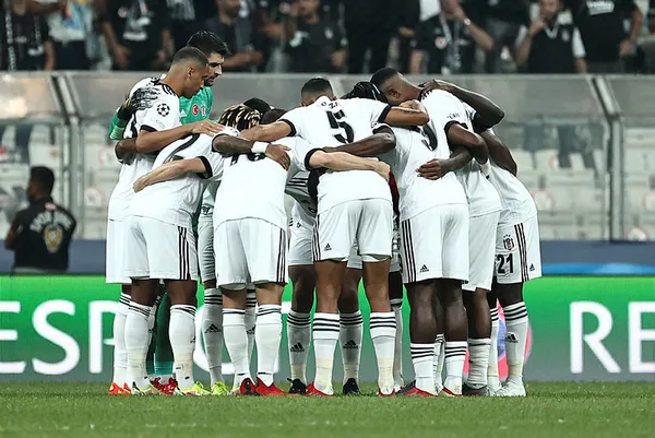 Ajax Beşiktaş maçı canlı izle! 28 Eylül Şampiyonlar Ligi Ajax BJK maçı şifresiz canlı yayın var mı?