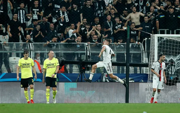kara-kartal-umut-verdi-besiktas-1-2-borussia-dortmund-mac-sonucu-ozet-uefa-sampiyonlar-liginde-gecenin-maci-1631731812258.jpg Kara Kartal umut verdi! Beşiktaş 1-2 Borussia Dortmund (MAÇ SONUCU-ÖZET) UEFA Şampiyonlar Ligi'nde gecenin maçı - 1