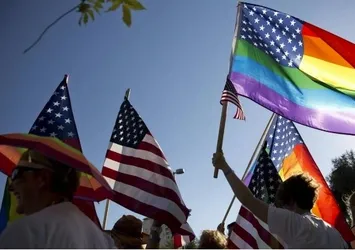 LGBT terörünün hedefi çocuklar! Sapkın zihinlerin yürüyüşünde skandal slogan: Buradayız çocuklarınız için geliyoruz