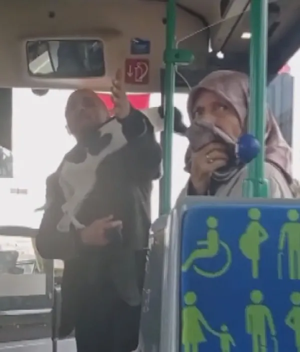 İstanbul'daki toplu taşımalarda yeni sorun! Köpekle otobüse binmeye çalışınca ortalık karıştı - 1