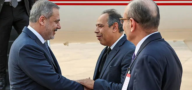 Bakan Fidan Kahire’ye ulaştı ayağının tozuyla Türk iş insanlarıyla bir araya geldi