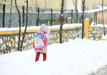 Van Çatak'ta eğitime kar engeli
