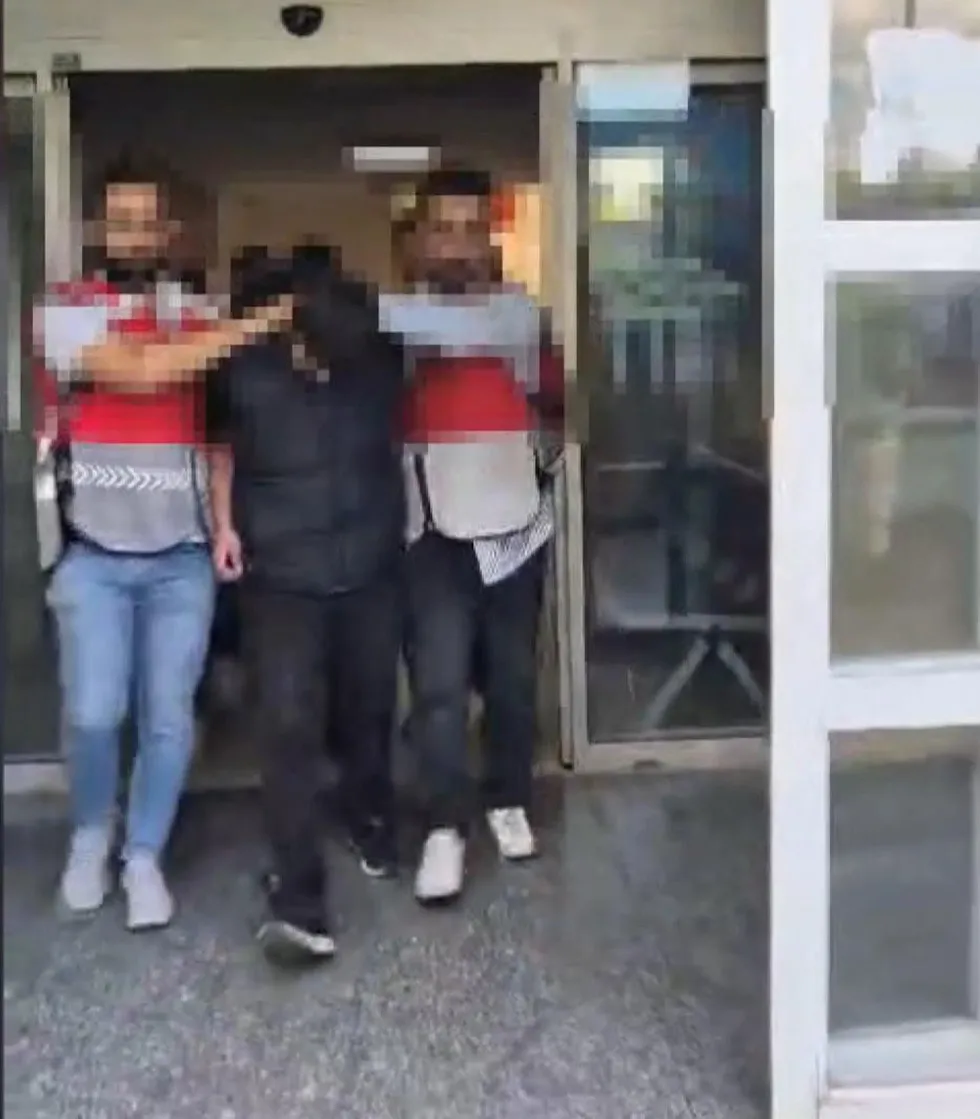 1789850434187.jpg Bağcılar’da sosyal medya tartışması bıçaklı kavgaya dönüştü: 1’i ağır 2 yaralı - 1