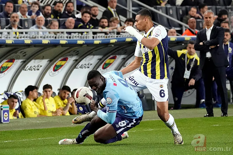 Fenerbahçe-Adana Demirspor maçı sonrası hakem Arda Kardeşler'e şok eleştiri: Penaltı... 15