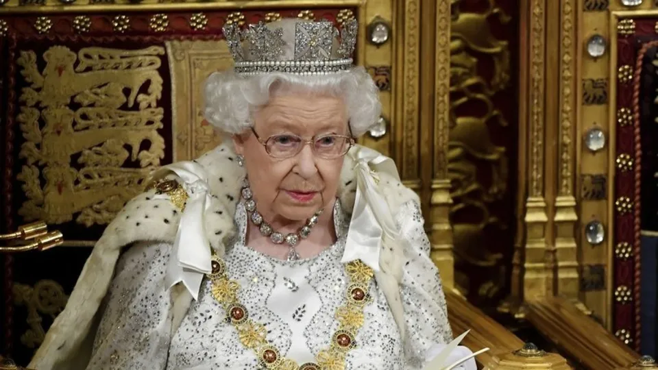 Kraliçe 2. Elizabeth'ten Prens Harry ile Meghan Markle’a destek