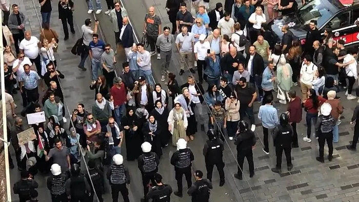 Bakan Yerlikaya’dan İstanbul’daki İsrail protestosuyla ilgili açıklama! 2 emniyet görevlisi açığa alındı