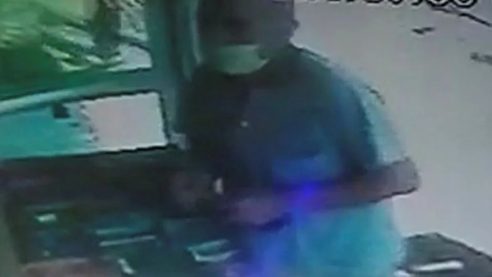 Trabzon’da büfede telefon hırsızlığı kamerada