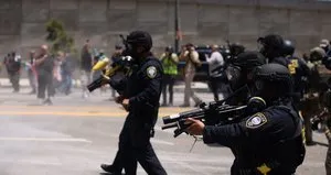 Los Angeles’ta sokaklar yangın yeri!