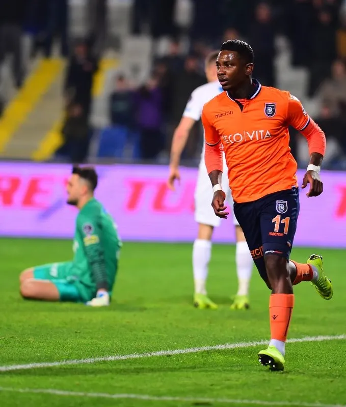 Medipol Başakşehir'e Eljero Elia'dan kötü haber!