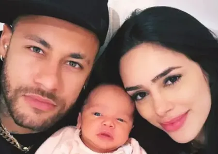 Neymar'a büyük şok! Eve giren hırsızlar kızı Mavie'yi kaçırmaya çalıştı