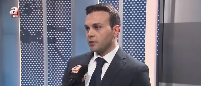 imamoglunun-sahte-diplomasini-ihbar-eden-ozan-ozcana-silahli-tehdit-yasadiklarini-a-haberde-anlatti-1747743197895.jpg Ekran görüntüsü / A Haber