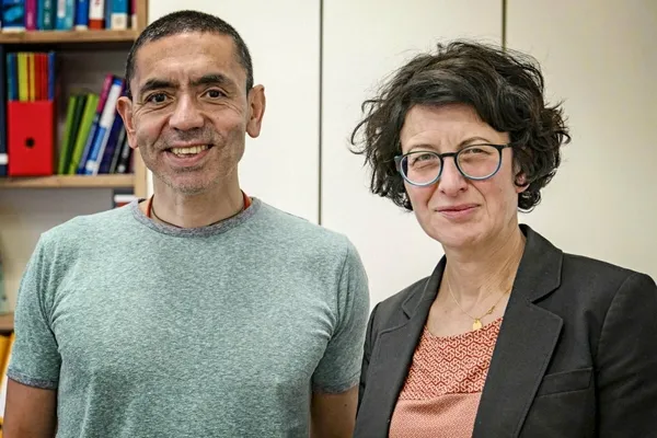 koronavirus-asisini-bulan-ugur-sahin-ve-ozlem-tureci-bm-genel-kurulunda-konustu-asiyi-bulus-surecini-anlattilar-1607110925885.jpg Koronavirüs aşısını bulan Uğur Şahin ve Özlem Türeci BM Genel Kurulu'nda konuştu! Aşıyı buluş sürecini anlattılar - 5