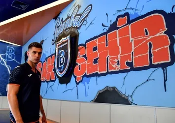 Polonyalı golcü Krzysztof Piatek Başakşehir'de!