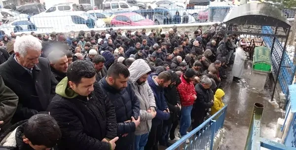 1703361467886.jpeg Eski arkadaşını yanlışlıkla öldürdü: Amacı, 9 bıçak darbesiyle yaralamaktı - 1