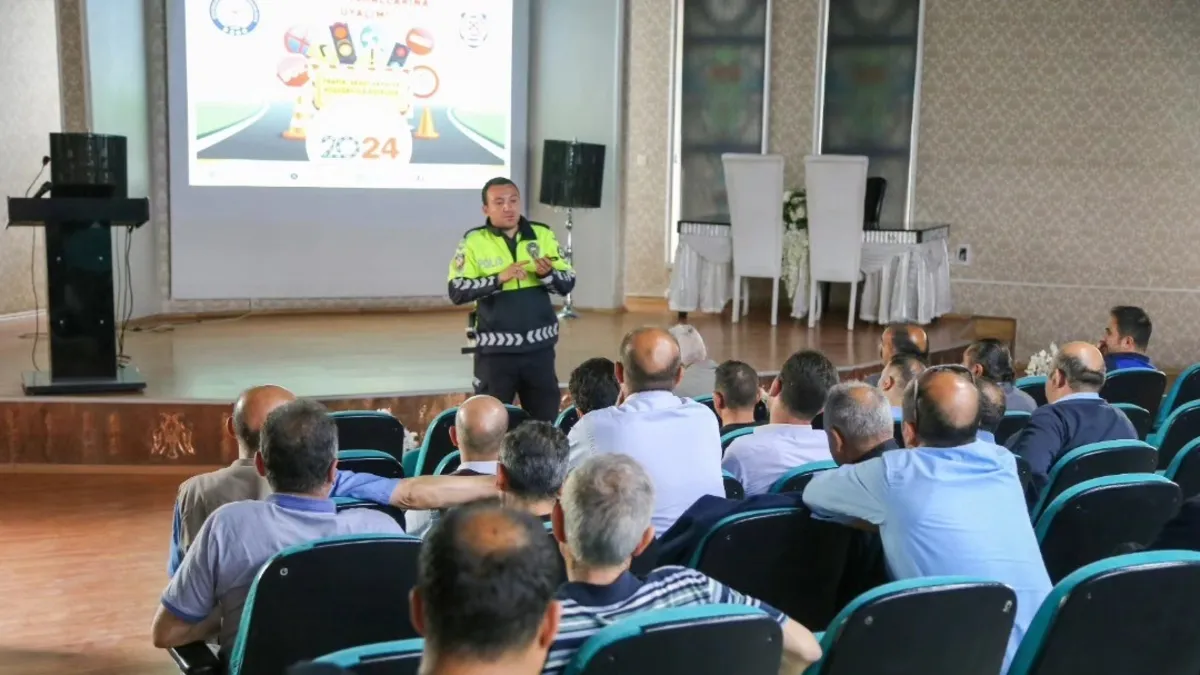 Şoförlere trafik eğitimi verildi