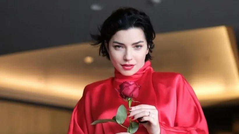 Merve Boluğur paylaştı takipçileri silmesini istedi!