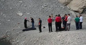 Serinlemek için baraj gölüne giren çocuk boğuldu