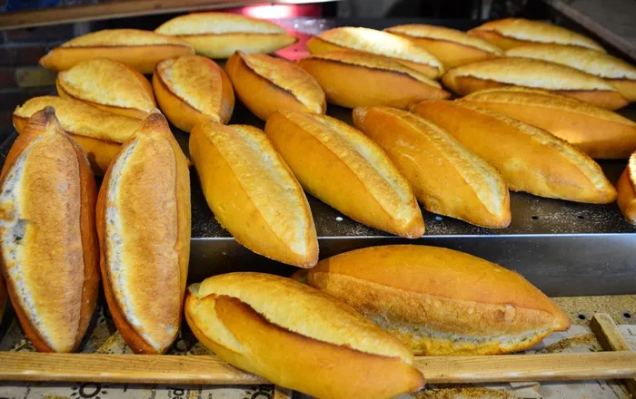 asla-tuketmemeniz-gereken-10-gida-bagirsak-sagligini-bozuyorlar-1721983835378.jpg EKMEK