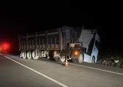Zonguldak'ta yolun karşısına geçerken tırın çarptığı yaşlı adam hayatını kaybetti