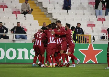 Sivasspor tarihe geçtiği maçta yenildi