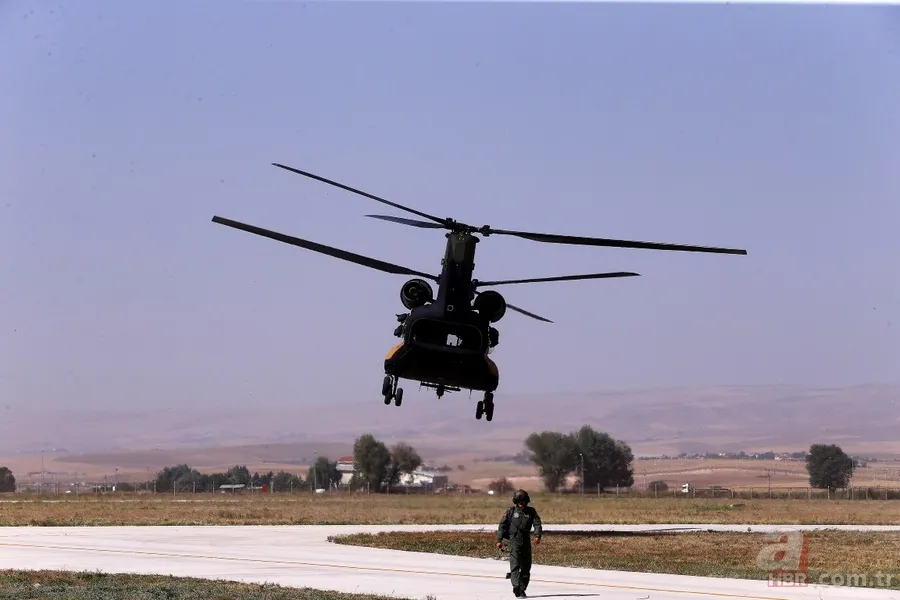 Türk Silahlı Kuvvetlerinin "uçan kale"leri 23