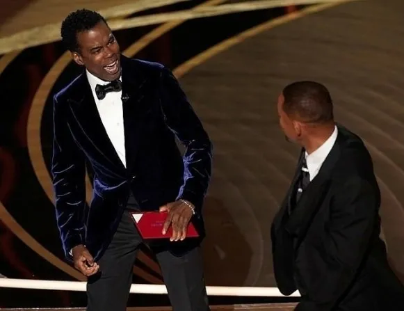 oscar-gecesine-golge-dusuren-tokadin-yankilari-devam-ediyor-olayin-merkezindeki-will-smithin-esi-jada-smith-su-1649163427344.jpg Oscar gecesine gölge düşüren tokadın yankıları devam ediyor! Olayın merkezindeki Will Smith’in eşi Jada Smith suskunluğunu bozdu - 3