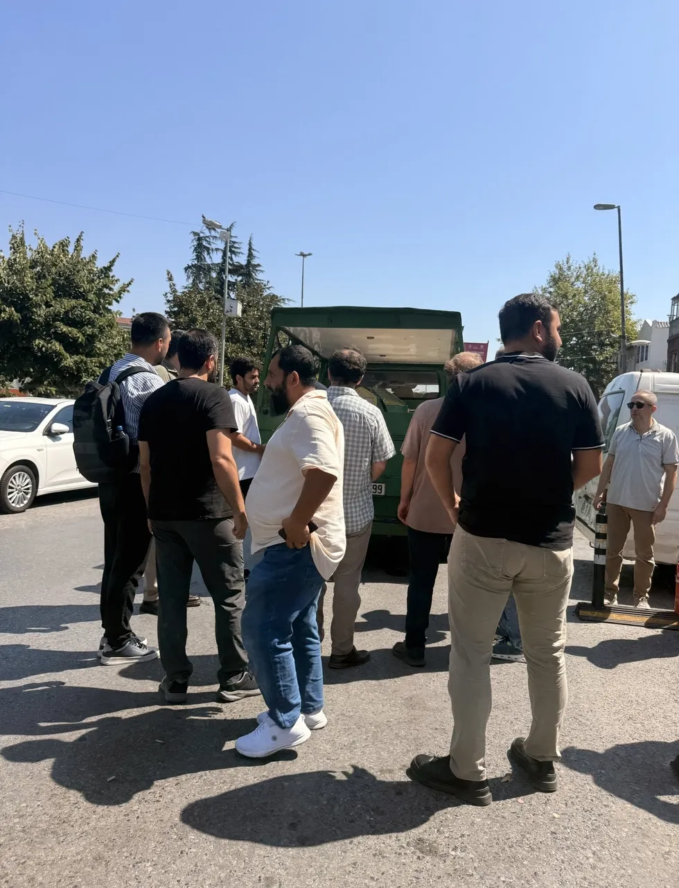 1787993949857.jpg Üsküdar’daki villada sır ölüm: Yazar Murat Koparan'ın cansız bedeni bulundu - 2