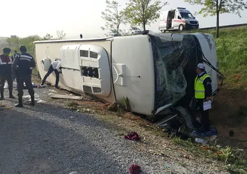 Konya'da otobüs devrildi: 20 yaralı