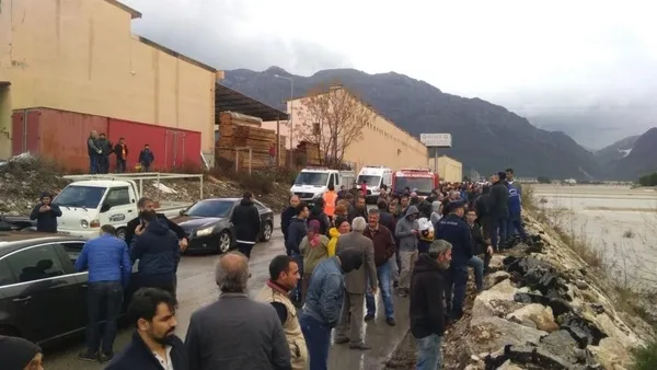 antalyada-sel-sularina-kapilan-buseden-25-senedir-haber-yok-1631541418100.jpg Antalya’da sel sularına kapılan Buse’den 2,5 senedir haber yok - 3