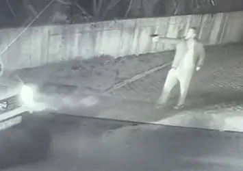 İşten çıkarılan vatman silahla kontrol merkezini bastı
