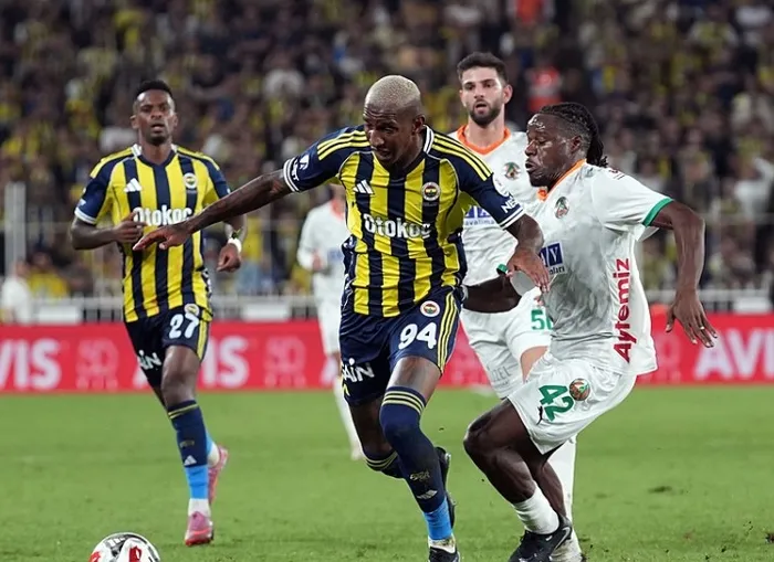 kanarya-evinde-yara-aldi-fenerbahce-alanyaspor-ile-berabere-kaldi-1758136557998.jpg Fotoğraf-AA