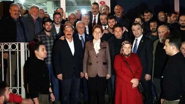 meral-aksenerden-pismanlik-sozleri-simdiki-aklim-olsa-altili-masaya-geri-donmezdim-1702113786776.jpg Meral Akşener'den pişmanlık sözleri: Şimdiki aklım olsa 6'lı Masa'ya geri dönmezdim! Şimdi kendimiz seçime gidiyoruz - 4
