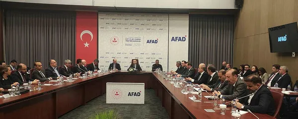 Hatay Valiliği: Hatay Büyükşehir Belediyesi personelince Türk bayrakları kaldırıldı! Olay hakkında soruşturma başlatıldı