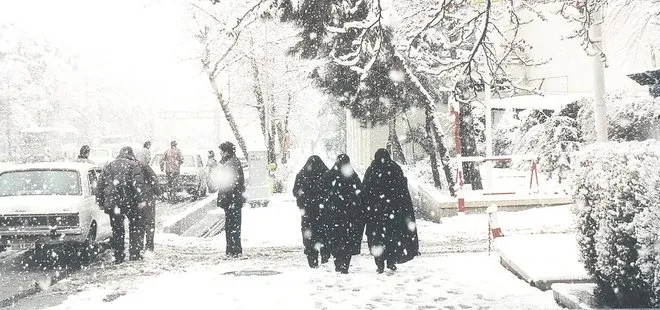 İran’ın başkenti Tahran’a mevsimin ilk karı düştü