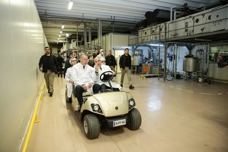 Başkan Erdoğan, Eskişehir’de, ETİ Fabrikası’nı ziyaret etti
