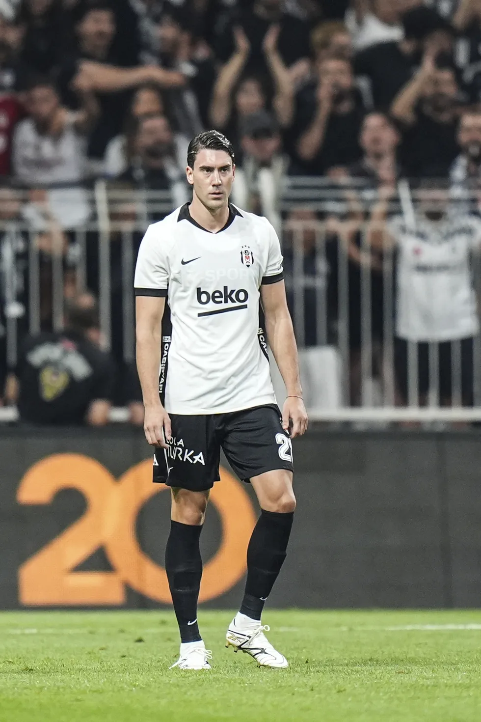 kartal-tur-kapisini-araladi-mac-sonucu-besiktas-3-0-kauno-zalgiris-1787252437327.jpg Kartal tur kapısını araladı! Maç sonucu: Beşiktaş 3-0 Kauno Zalgiris - 4