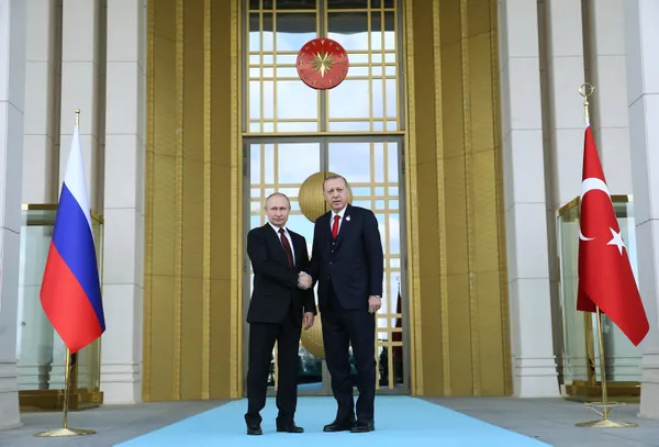 son-dakika-baskan-recep-tayyip-erdogan-rusya-devlet-baskani-vladimir-putin-ile-gorustu-1651143106636.jpg Son dakika: Başkan Recep Tayyip Erdoğan Rusya Devlet Başkanı Vladimir Putin ile görüştü - 1
