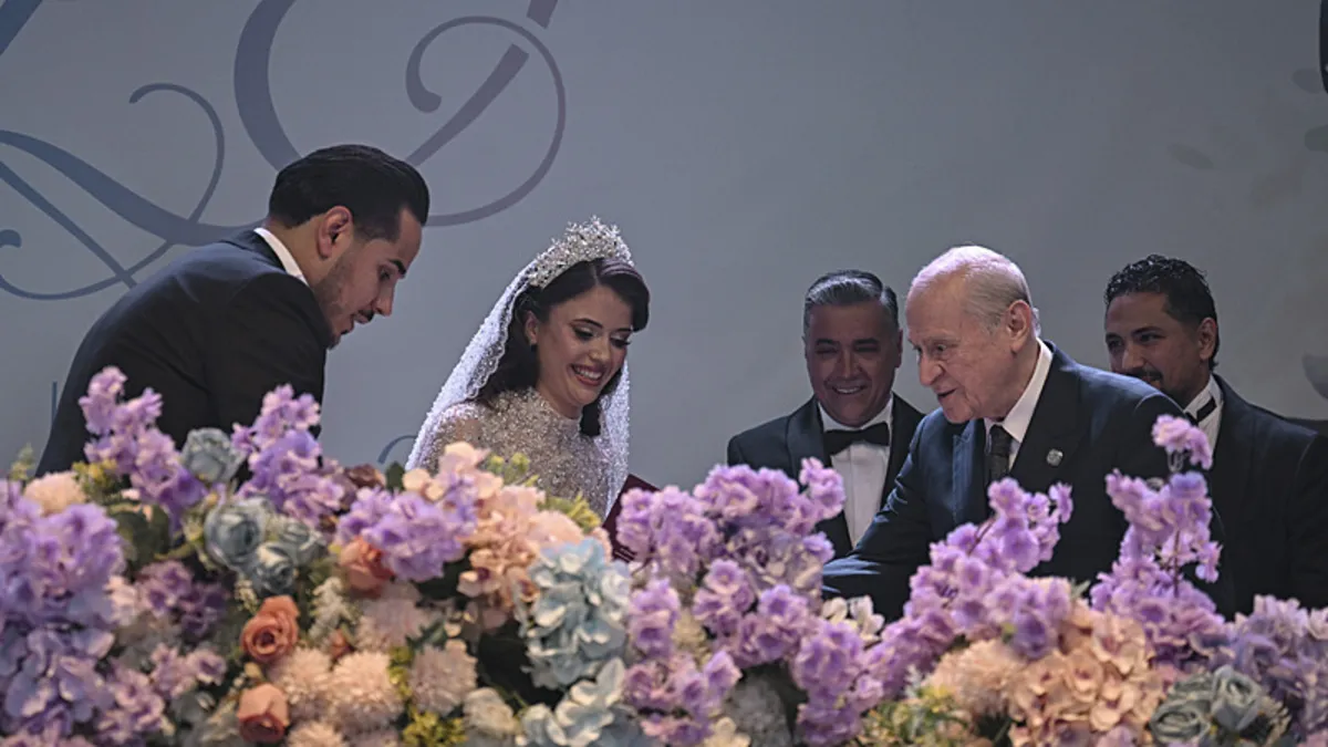 MHP lideri Bahçeli Çelik çiftinin nikah şahidi oldu