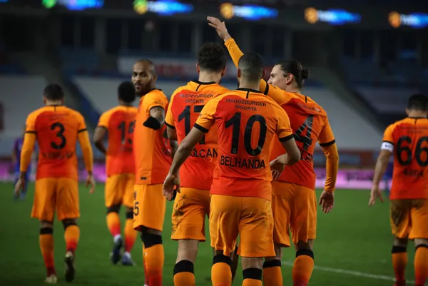 Son dakika: Galatasaray Trabzon’da liderliğe uzandı! Sarı kırmızılılar Trabzonspor’u iki golle geçti