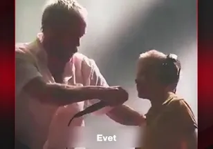 İLK KONSERİNDE FİLİSTİN'İ HAYKIRDI