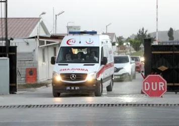 Başbakan Yıldırım, saat 04.30'da Van'da şehitler için düzenlenen törene katıldı