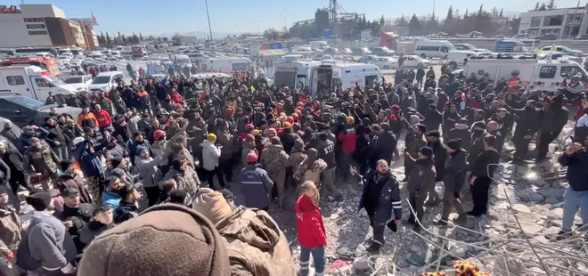 Ölüm sitesi Ebrar: 22 kişi sağ çıkarıldı! Ekiplerin kurtarma anı kamerada