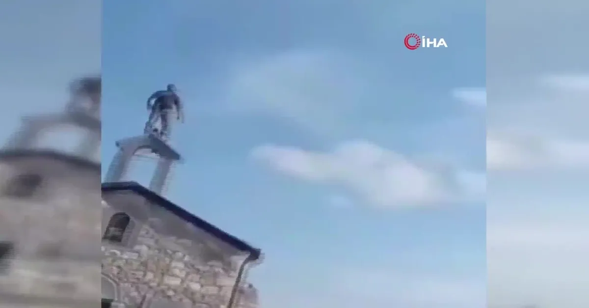 Azerbaycanlı asker kilisede ezan okudu!