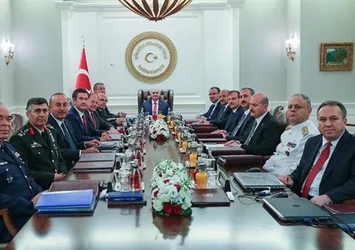 Yaş kararlarından sonra terfi eden komutanlar