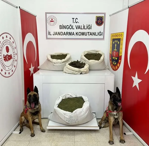11-ilde-narkocelik-4-operasyonu-1-tonun-uzerinde-uyusturucu-yakalandi-27-kisi-gozaltinda-1709617805143.jpg 11 ilde NARKOÇELİK-4 operasyonu! 1 tonun üzerinde uyuşturucu yakalandı! 27 kişi gözaltında... - 1